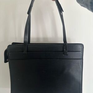 Authentic Louis Vuitton Epi Croisette PM Shoulder Bag